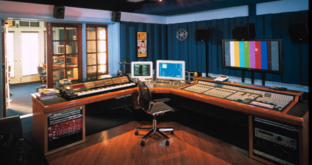 Hệ thống âm thanh phòng Studio - Trường Đại Học Nghệ Thuật Quân Đội